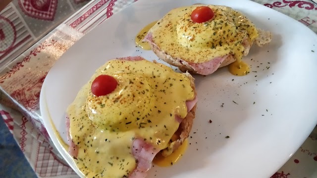 LOS AMANTES Café & Bistro