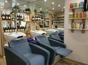 Photo n°21 de Coiffeur du Lac. Nature et BIO à Annecy (Salon de coiffure)