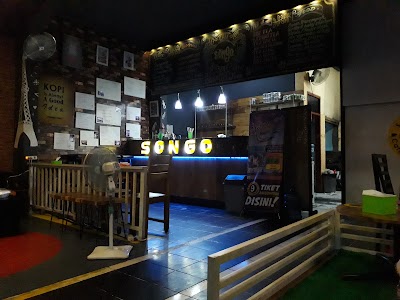 Photos of Cafe' & Barbershop Songo