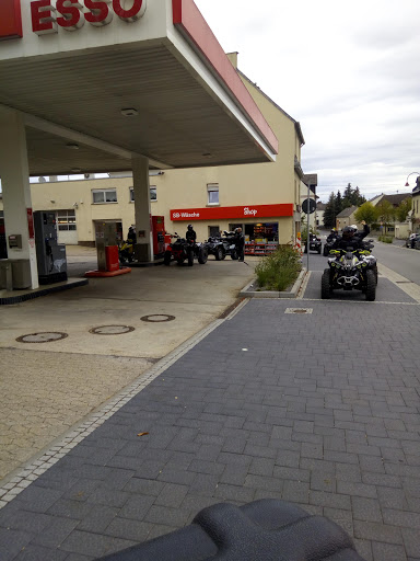Esso Station Kruft