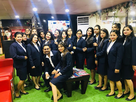 Af1qipmpo5bdrvtfoohi5sfwmgciluiates6sur9gq8i=s451 K No