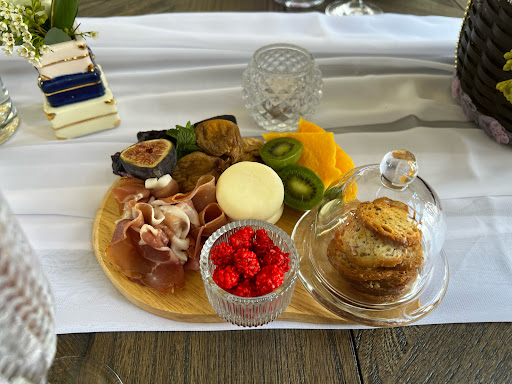 Viola's Kitchen - Visual
