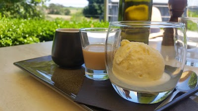 Photos of Flint at Shaw Vineyard