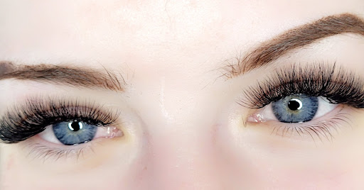 DEE_LASH_OUS - Visual