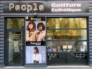 Photo n°2 de PEOPLE coiffure esthétique à Valence (Institut de massages)