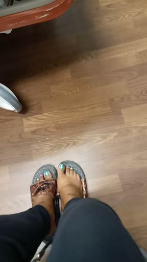 U First Nails - Visual