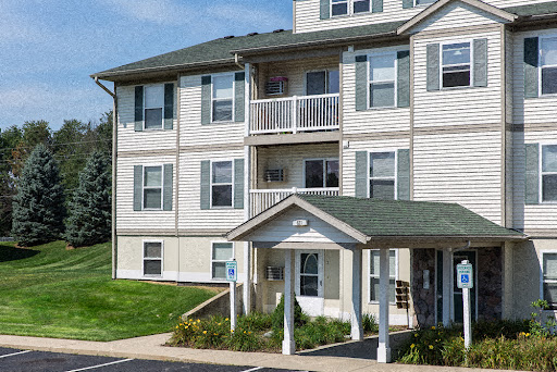 Highpointe Apartments Logo