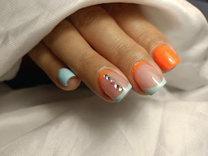 Photo n°24 de Cel'ongle & cils à Ferrières (Salon de manucure)
