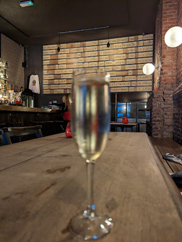 Reviews of Red Hand in London - Pub