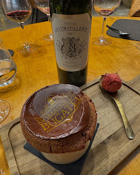 Photo n°18 de Domaine de Bugatel (le restaurant) à Sainte-Livrade-sur-Lot (Cave à vins)