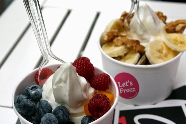 Frozz - Fresh Frozen Yoghurt