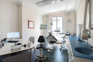 Photo n°2 de Dr Tanya DAUBY Chirurgien-Dentiste à Saint-Germain-en-Laye (Dentiste)