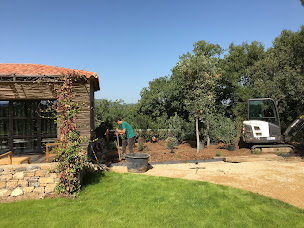 Photo n°8 de Terrassement Jardin à Nans-les-Pins (Entreprise de terrassement)
