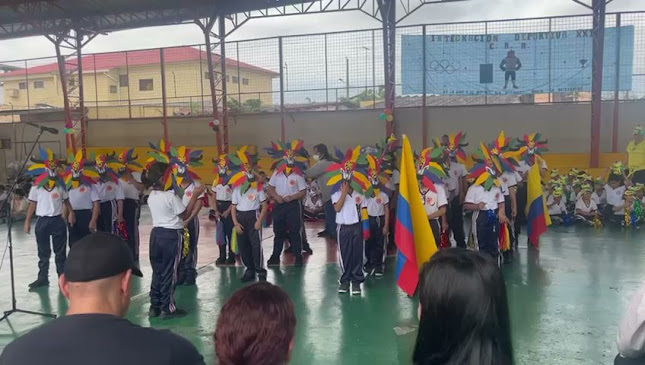 Horarios de Unidad Educativa Claire Bucaram de Aivas