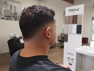 Photo n°9 de La coupe chou à Mont (Salon de coiffure)