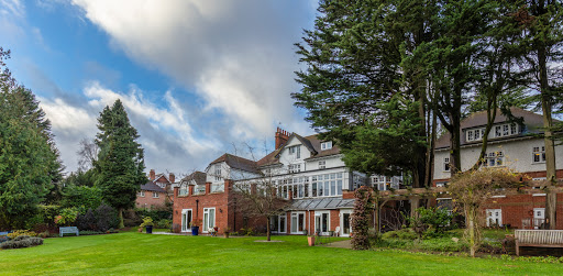 Willow Grange Care Home - Expert Care in Solihull