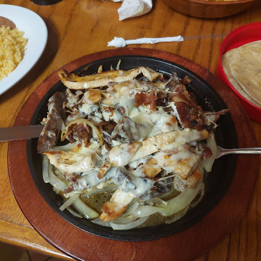 Hector's Restaurant - Visual