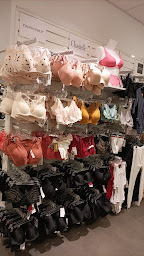 Photo n°19 de À L'Ombre Des Marques | Le Havre à Le Havre (Magasin de vêtements)