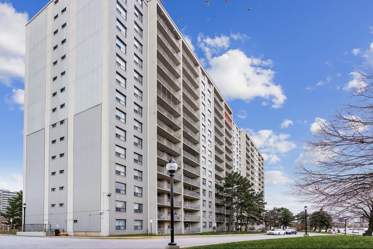 10 Tuxedo Court Apartments