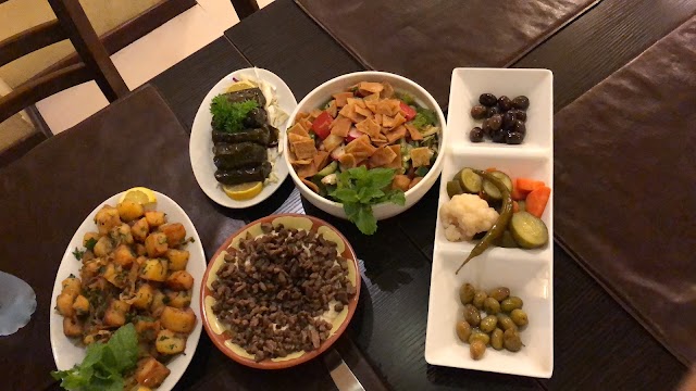 مطعم الجود اللبناني Al Jood Lebanese Restaurant