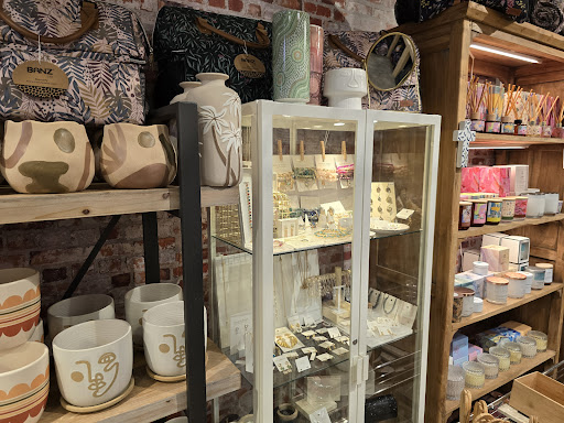 Chantilly Gifts and Coffee - Thumbnail