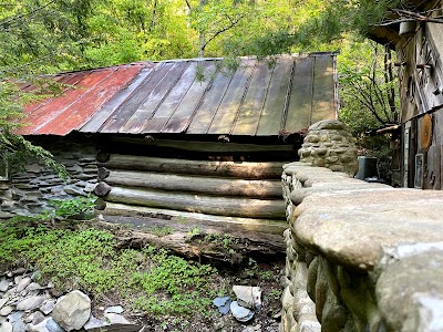 Standing Bear Farm/Hostel