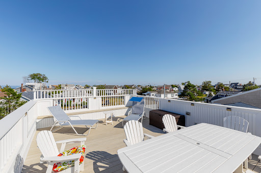 Lorraine Pesce, Realtor, Advisors Living - Thumbnail
