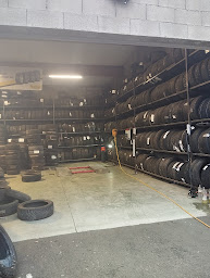 Photo n°2 de Auto Vienne pneumatiques neufs et occasions à Pont-Évêque (Magasin de pneumatiques d'occasion)