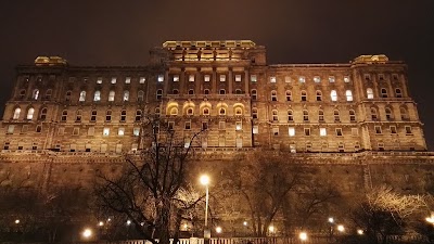 Photos of Orsz&aacute;gos Sz&eacute;ch&eacute;nyi K&ouml;nyvt&aacute;r