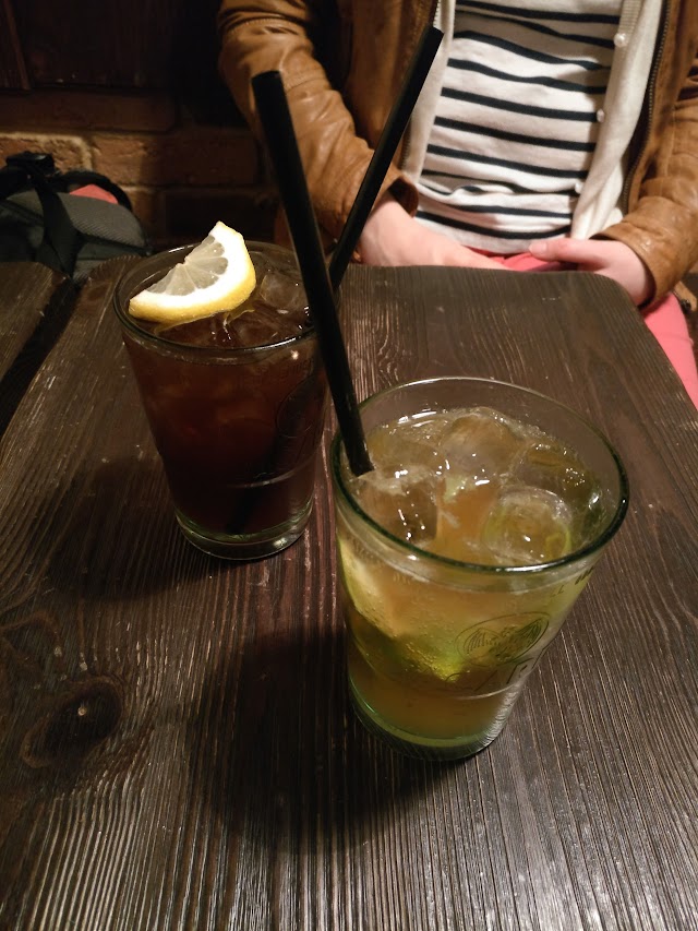 Chet Bar
