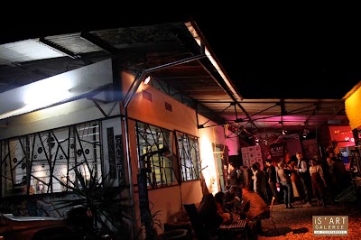Photos of Is&acute;art Galerie