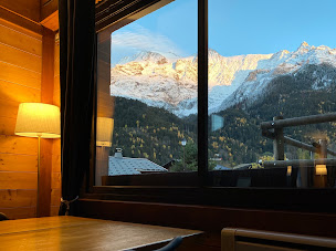 Photo n°59 de Restaurant / Pizzeria L'OURS NOIR les Contamines Montjoie à Les Contamines-Montjoie (Pizzas à emporter)