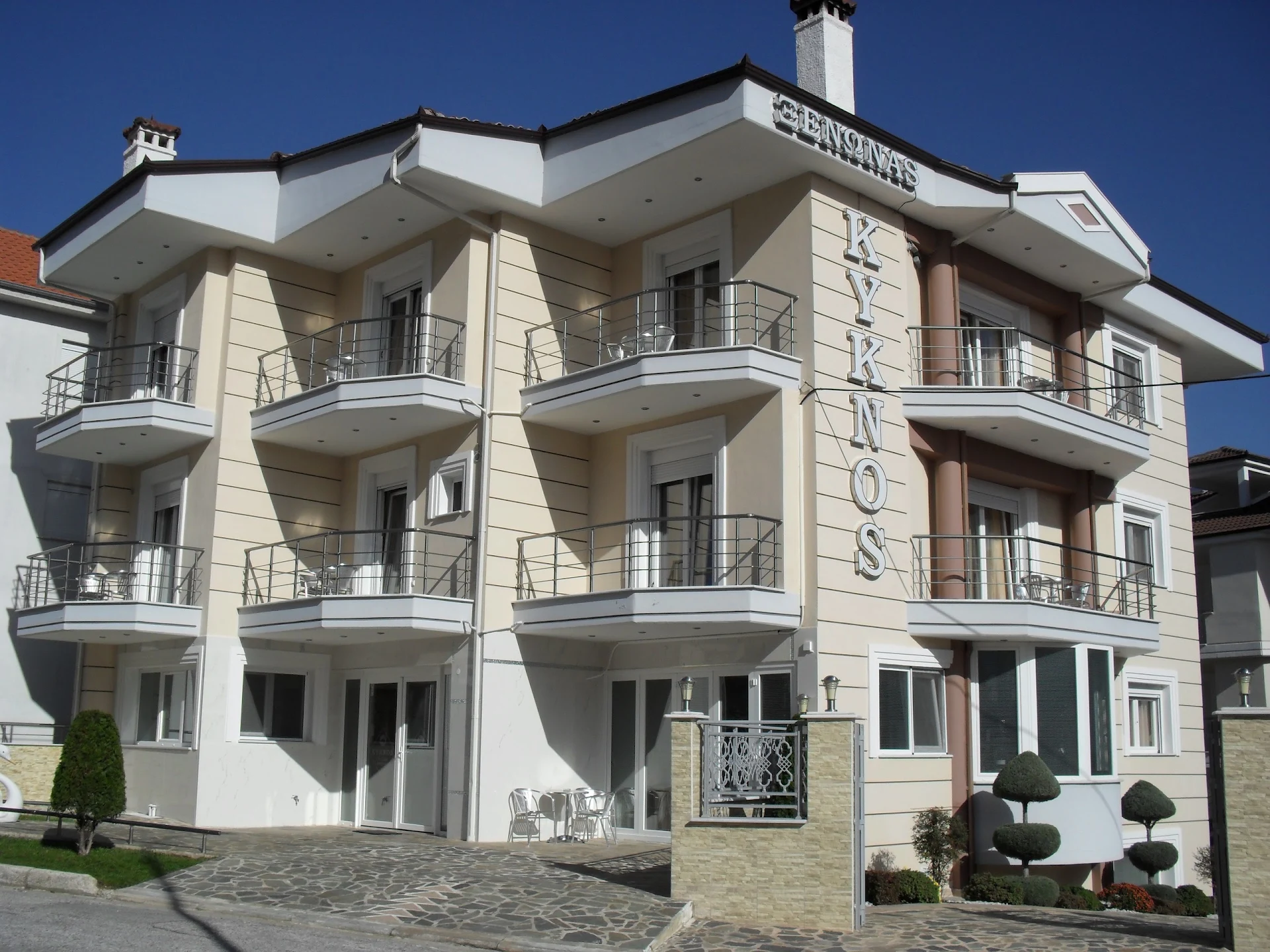 Kyknos De Luxe Rooms&Suites Hotel