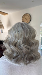 Photo n°2 de Dorine Fortin FD COIFFURE - Expert des nuances et du bien être capillaire à Châteauponsac (Salon de coiffure)