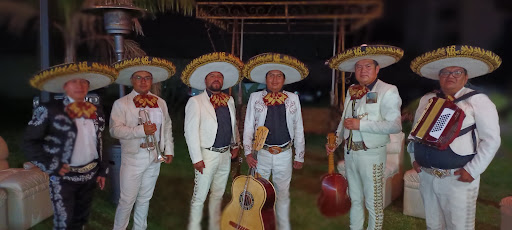 Mariachis y tecladista en tlaxcala