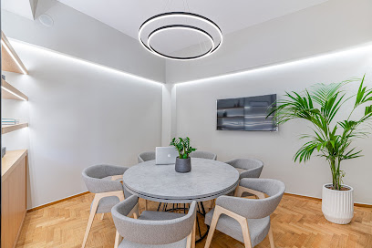 ΗΛΙΑΚΗ ΕΛΕΝΗ - ΣΥΜΒΟΛΑΙΟΓΡΑΦΟΣ - ΓΛΥΦΑΔΑ