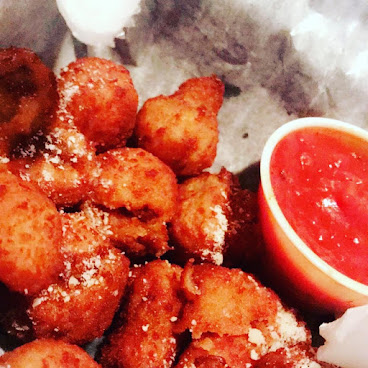 Suzi's Bar & Grill by null