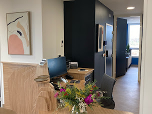 Photo n°5 de Cabinet dentaire de la Pépinière | Dr Kannengiesser, Dr Pierre, Dr Viguier & Dr Fladin à Saint-Brès (Prosthodontiste)