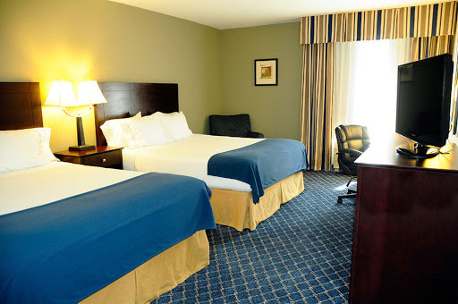 Holiday Inn Express & Suites Delafield, an IHG Hotel - Thumbnail