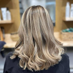 Photo n°19 de L' ATELIER L à Saint-Thégonnec Loc-Eguiner (Salon de coiffure)