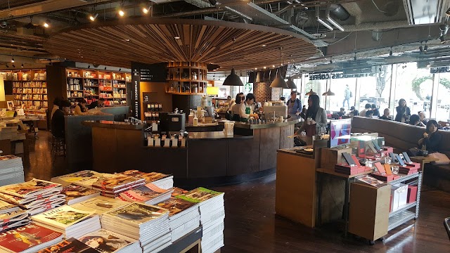 TSUTAYA TOKYO ROPPONGI店