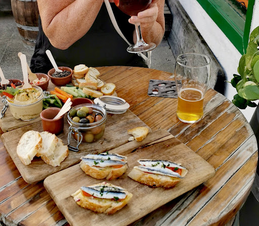 Julio’s Tap Room - Thumbnail