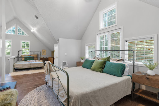 Fishhawk Lake Real Estate - Gayle Rich-Boxman REALTOR John L. Scott Market Center - Thumbnail