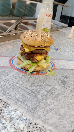 Photo 5 - Le Gold Burger
