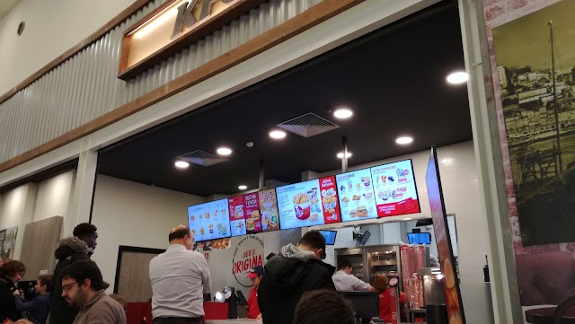 KFC C. C. Dolce Vita Porto, Loja 406