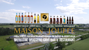 Photo n°6 de Maison Jouffe Distillerie et Brasserie : Restaurant, Cave & Bar à Saint-Lormel (Caviste)