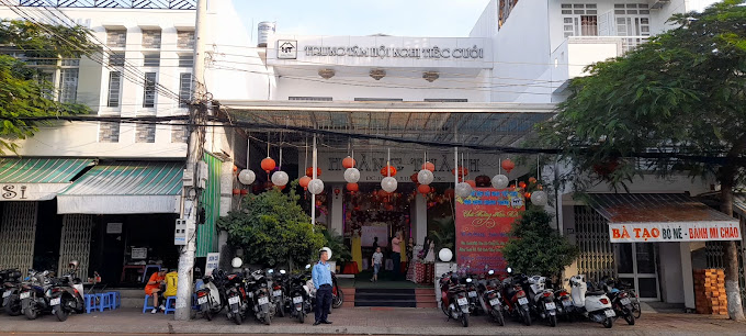 Nhà Hàng Hoàng Thanhhh, 110 Mai Xuân Thưởng, Nha Trang, Khánh Hòa