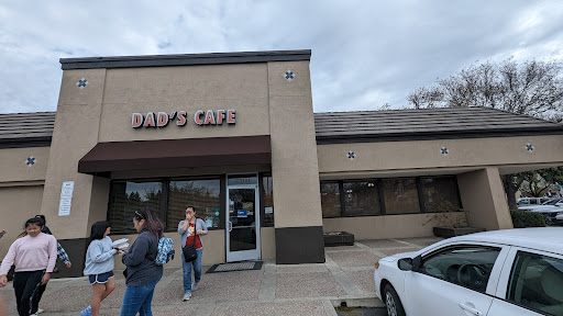 Dad's Cafe Logo