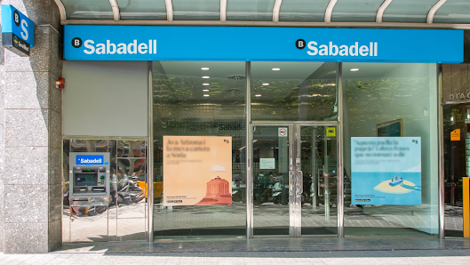 Banc Sabadell Carrer de Pau Casals, 54, 17486 Castelló d'Empúries, Girona, España