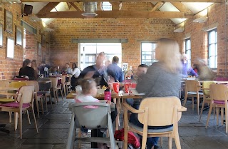 Charlies Stores Coed-Y-Dinas